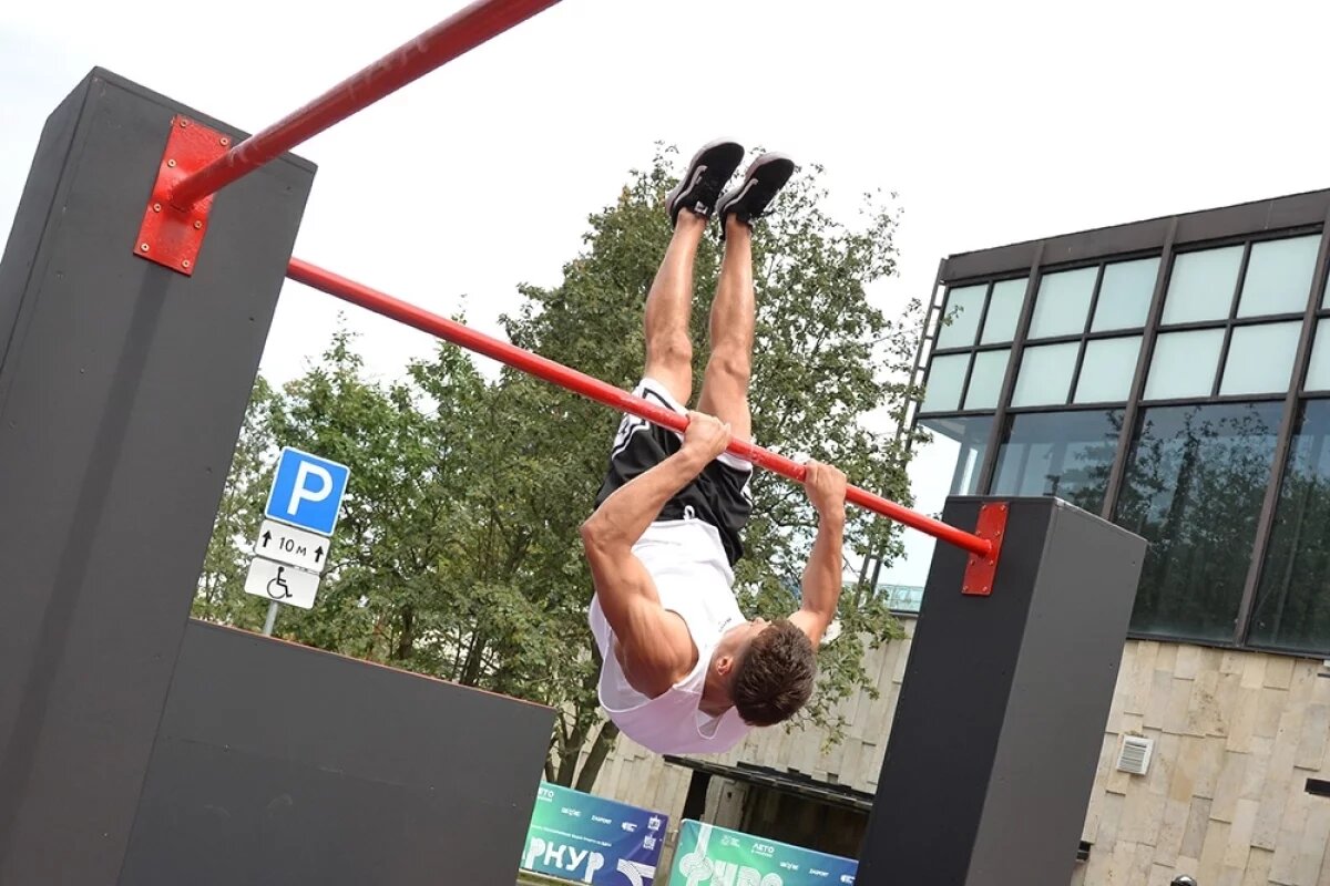    Двое сургутян участвуют в шоу титанов на ТНТ