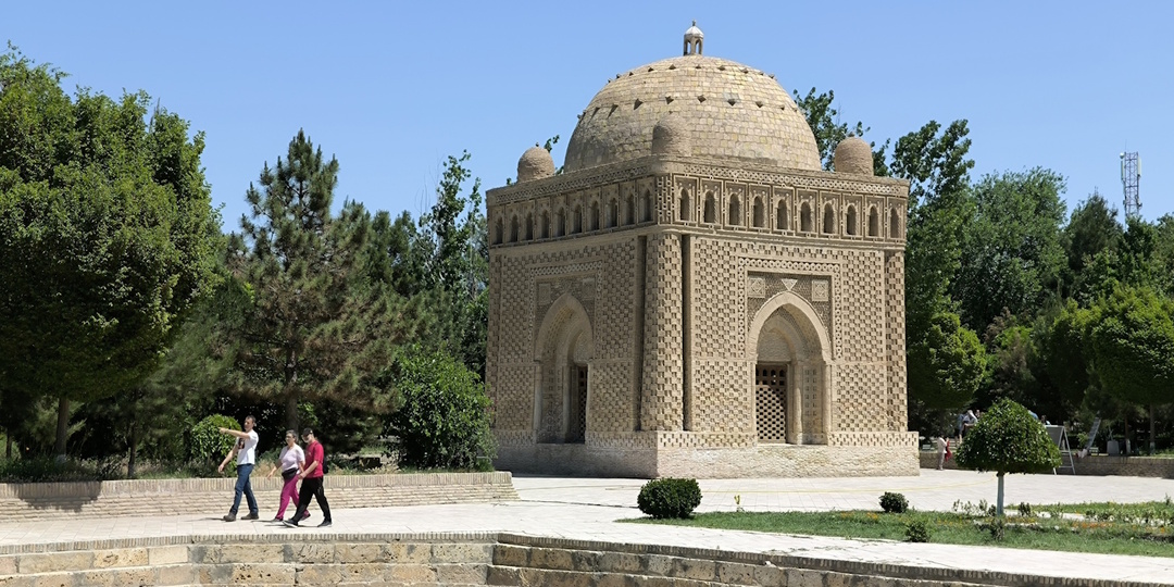 Мавзолей Саманидов и комплекс Кош-медресе в Бухаре
