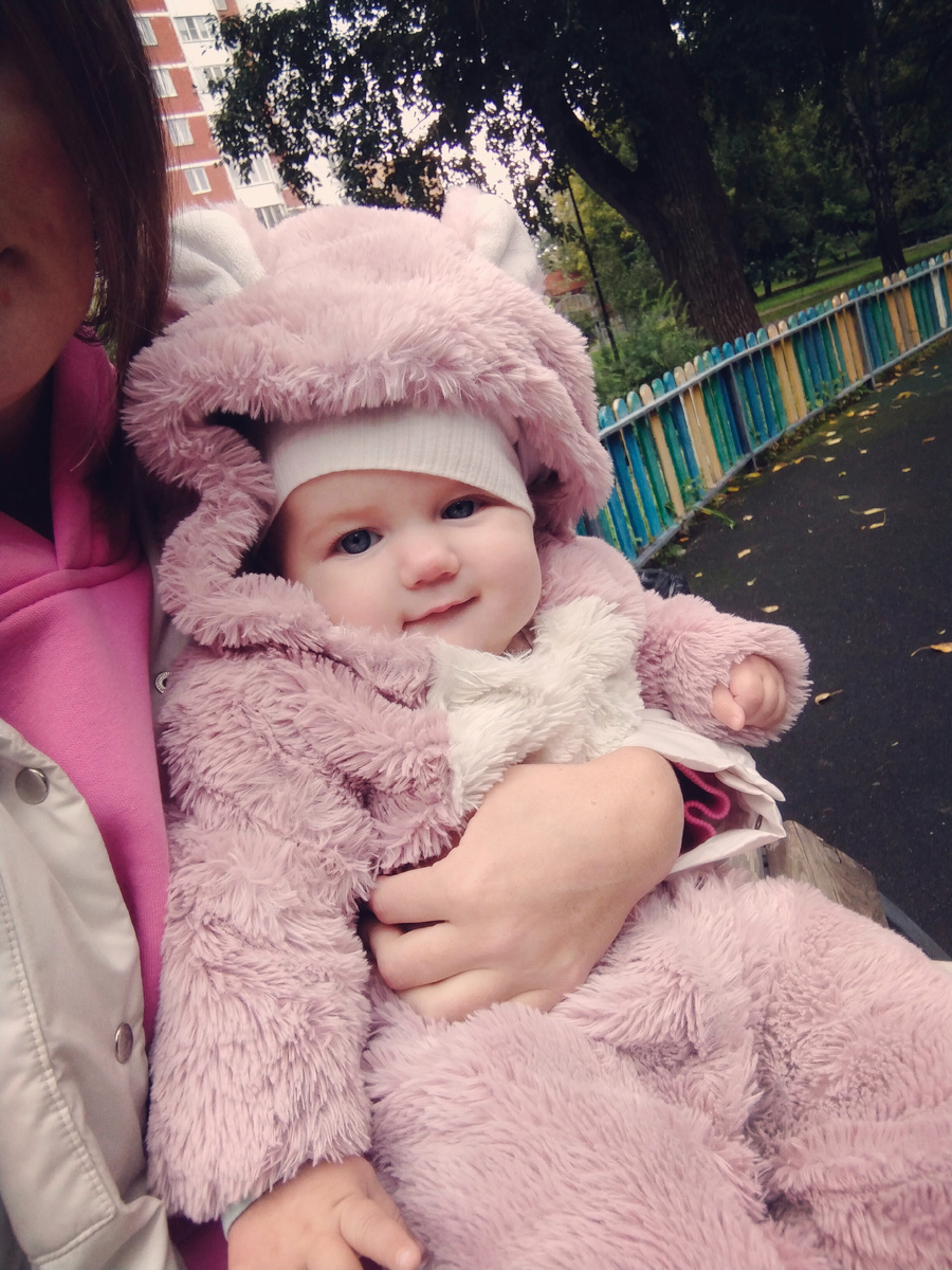 Не успели вернуться - и из купальников сразу прыгнули в шубы. Репетиция осени была)