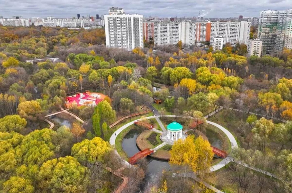    Начало осени в Москве обещает быть тёплым.
