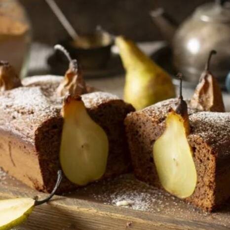 Кекс шоколадный с грушами