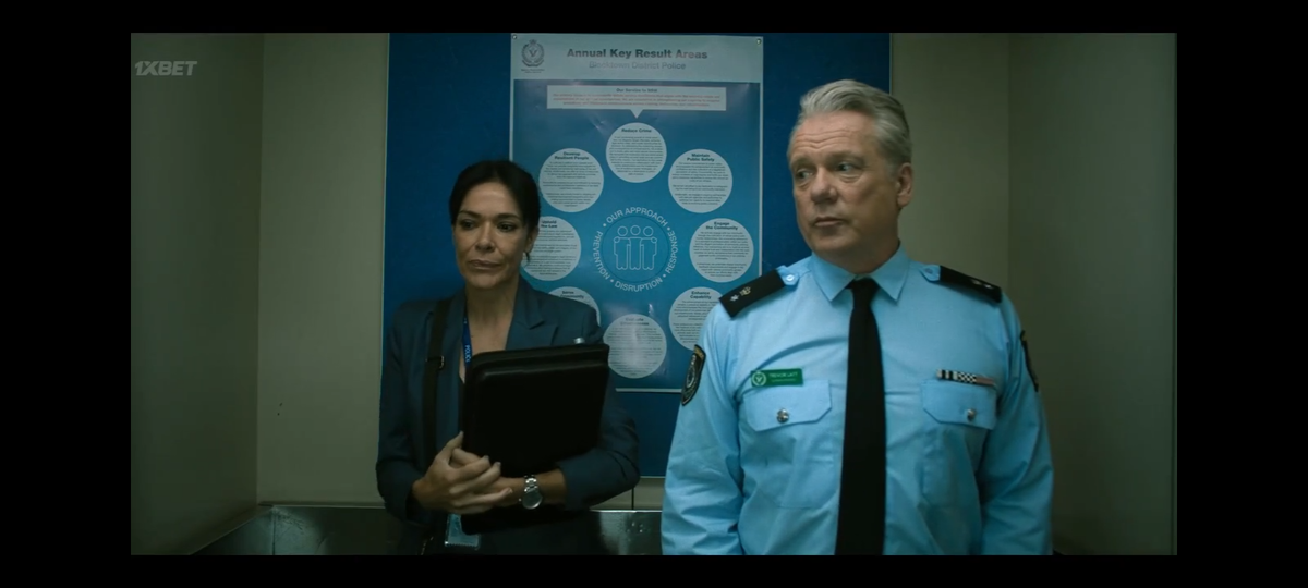 Кадр из сериала.