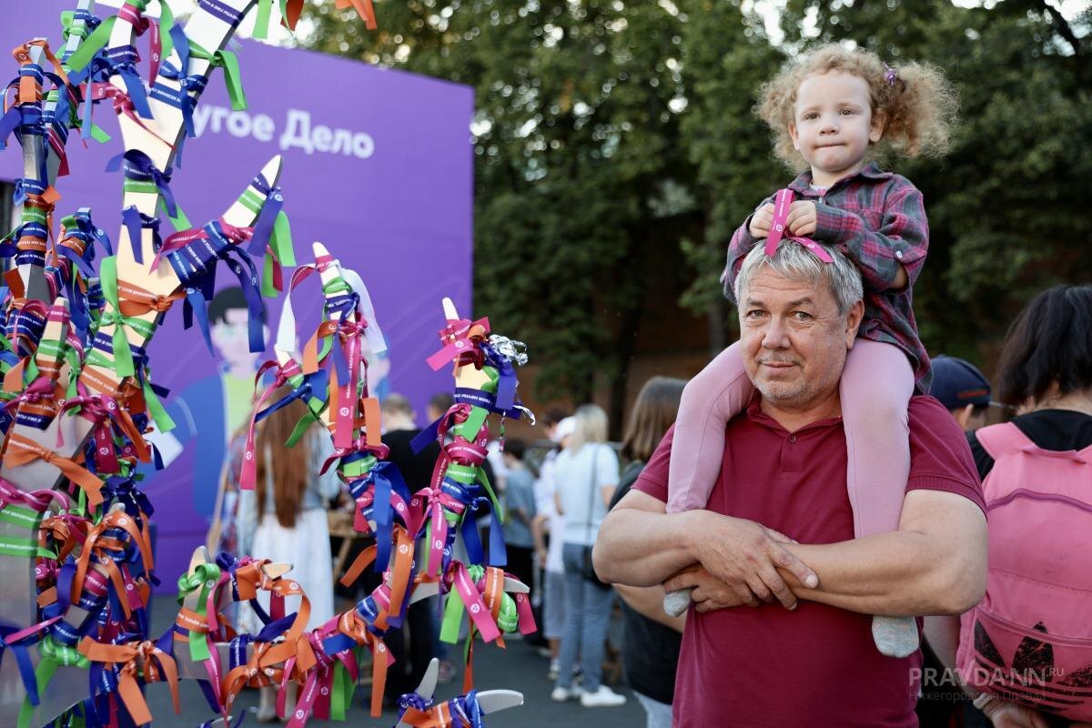    Мужчины в целом менее довольны жизнью, чем женщины