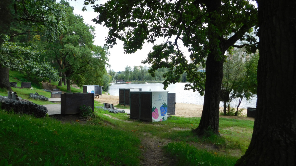 Пляж на реке «Банька» вид с холма