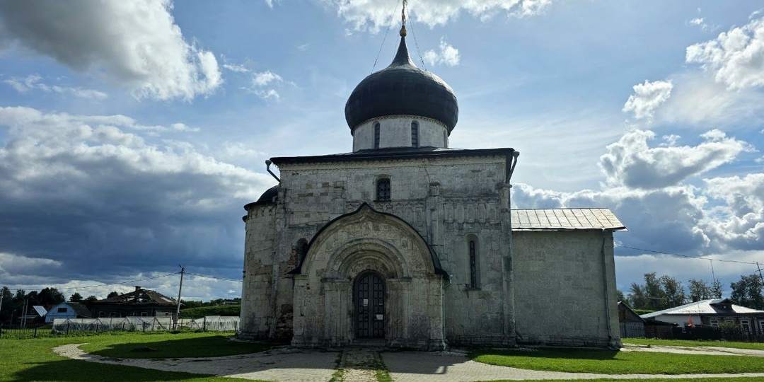 Зашифрованное послание в камне: что скрывают стены древнего собора в Юрьев-Польском