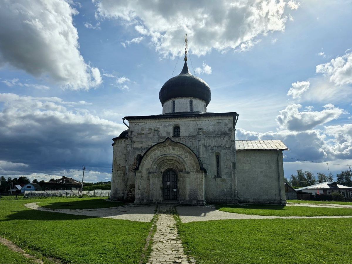 Исторический квест — найти на старинных барельефах изображение слона. Фотография из архива автора