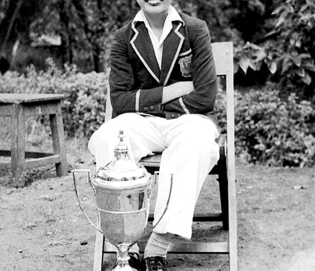 Ужасающее сексуальное насилие над Фредди Меркьюри со стороны его школьного учителя