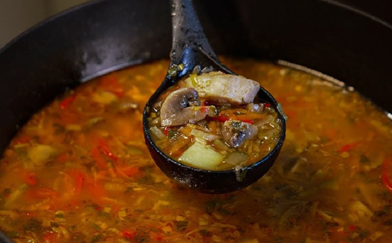 Грузинский рассольник: насыщенный суп с кавказским характером