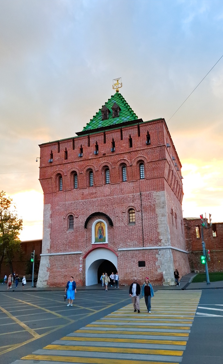 Дмитриевская башня