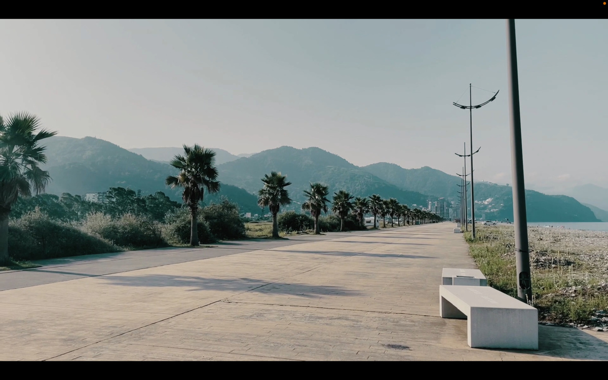 Гонио. За горой — Турция.