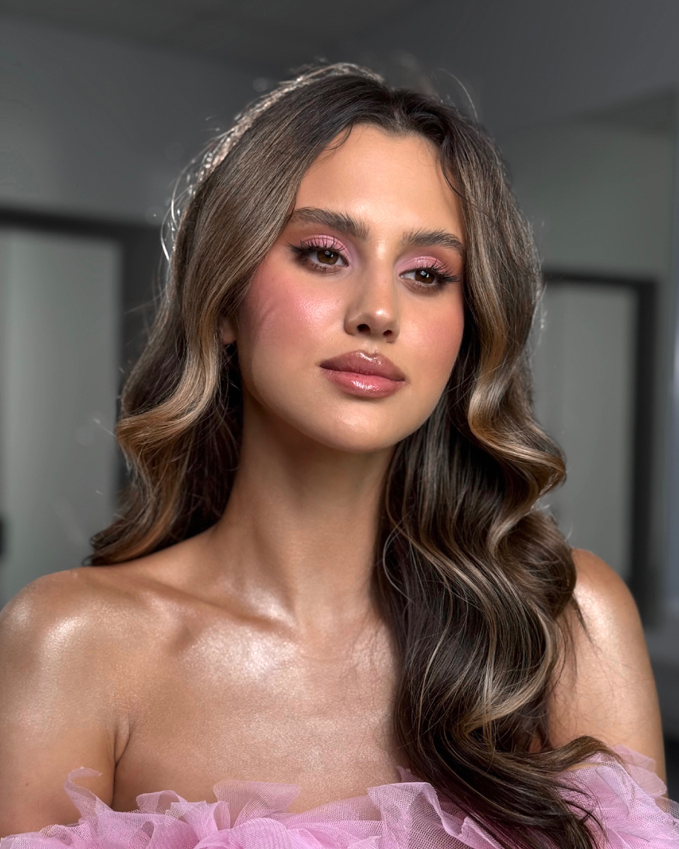 Я работаю моделью 7 лет и знаю все о красивом макияже и ухоженной коже 