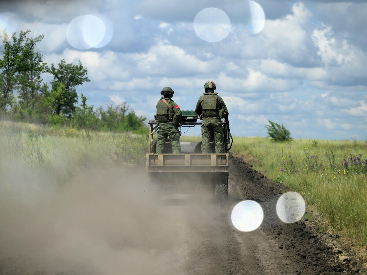    Российские военнослужащие© РИА Новости / Евгений Биятов