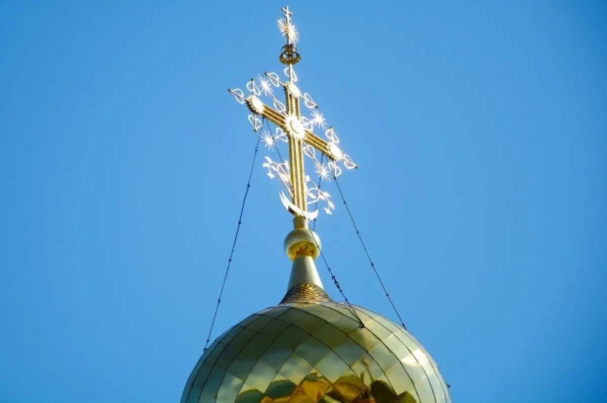    На Украине священнику вручили повестку на кладбище, где он отпевал человека