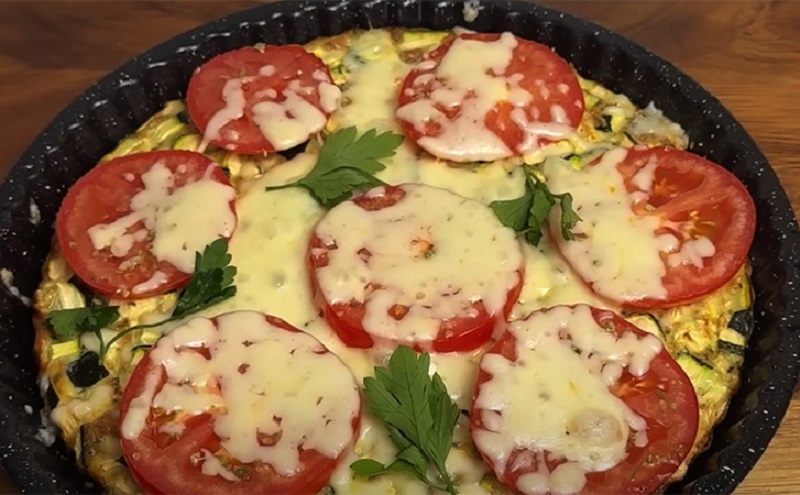 Летняя кабачковая запеканка для любого времени года: сытно, легко и без мяса