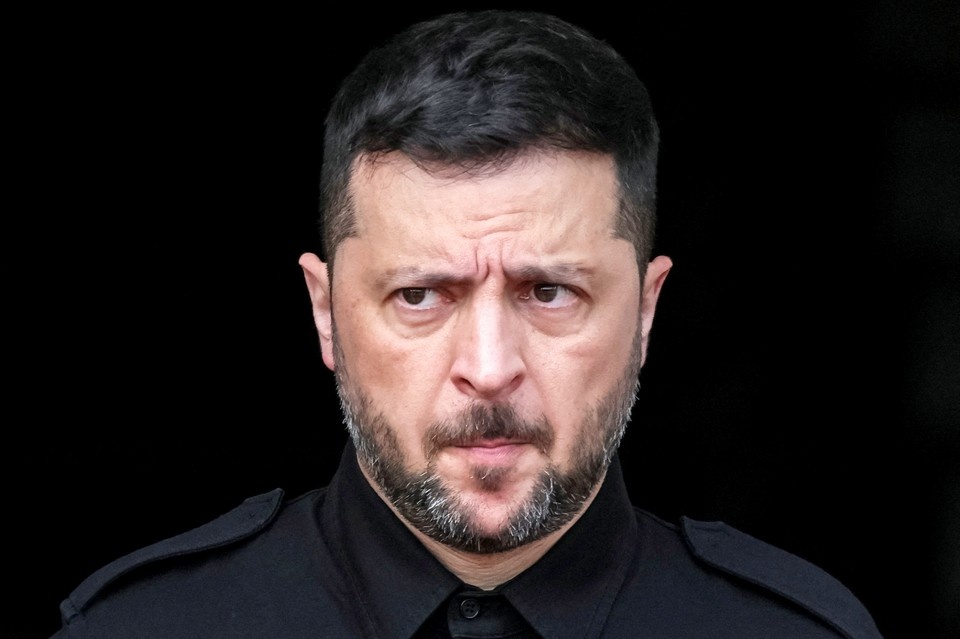    Молодые люди внятно объясняют на опросах: перспектив развития в стране они практически не видят. REUTERS