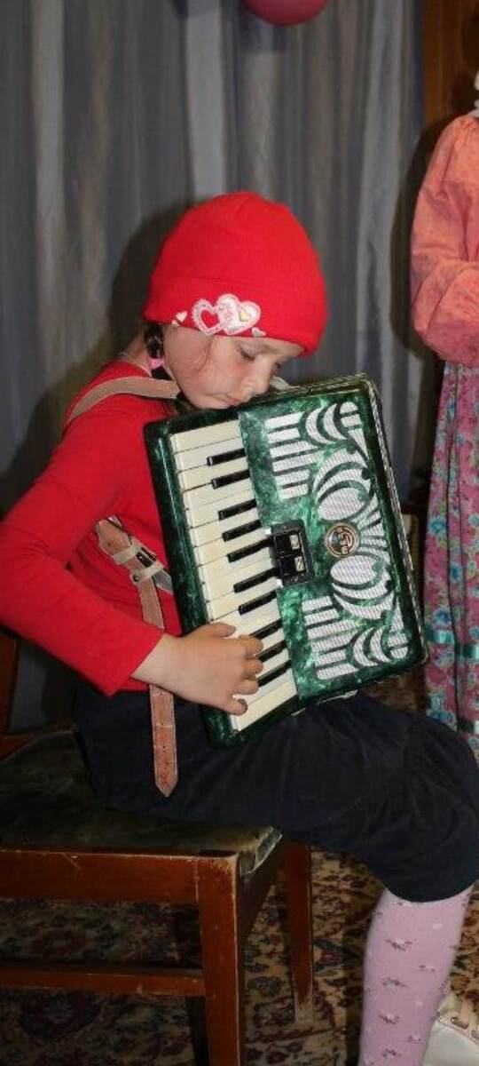 Анютка в начале пути