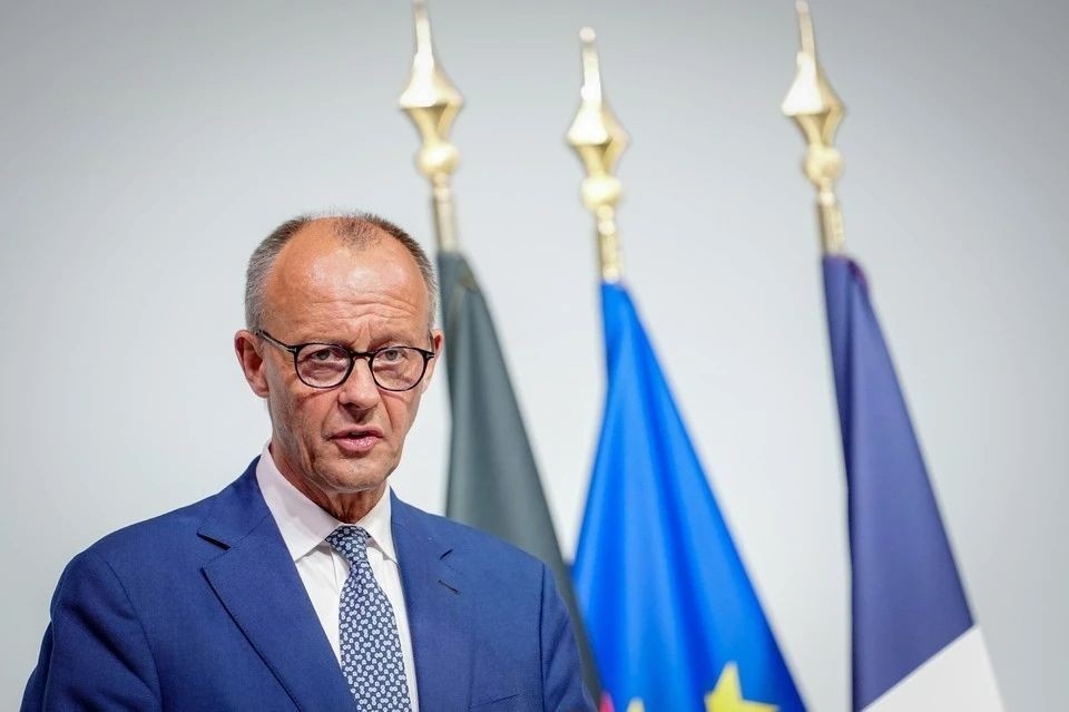    Мерц заявил, что сейчас никто не обсуждает отправку наземных войск на Украину GLOBAL LOOK PRESS