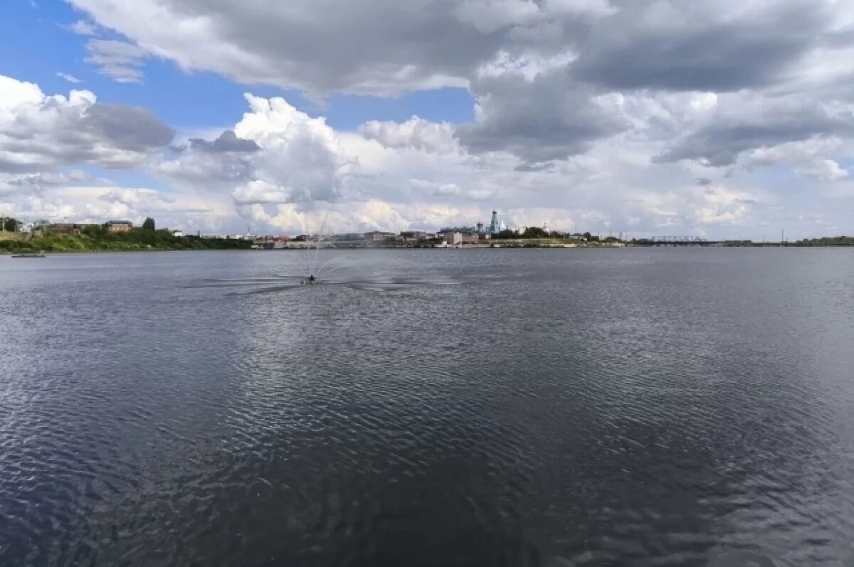    Вид на Сызранский кремль с набережной реки Сызранка.