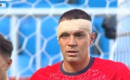    Артем Дзюба (справа) в матче 7-го тура РПЛ против «Балтики» (0:2).Скриншот трансляции