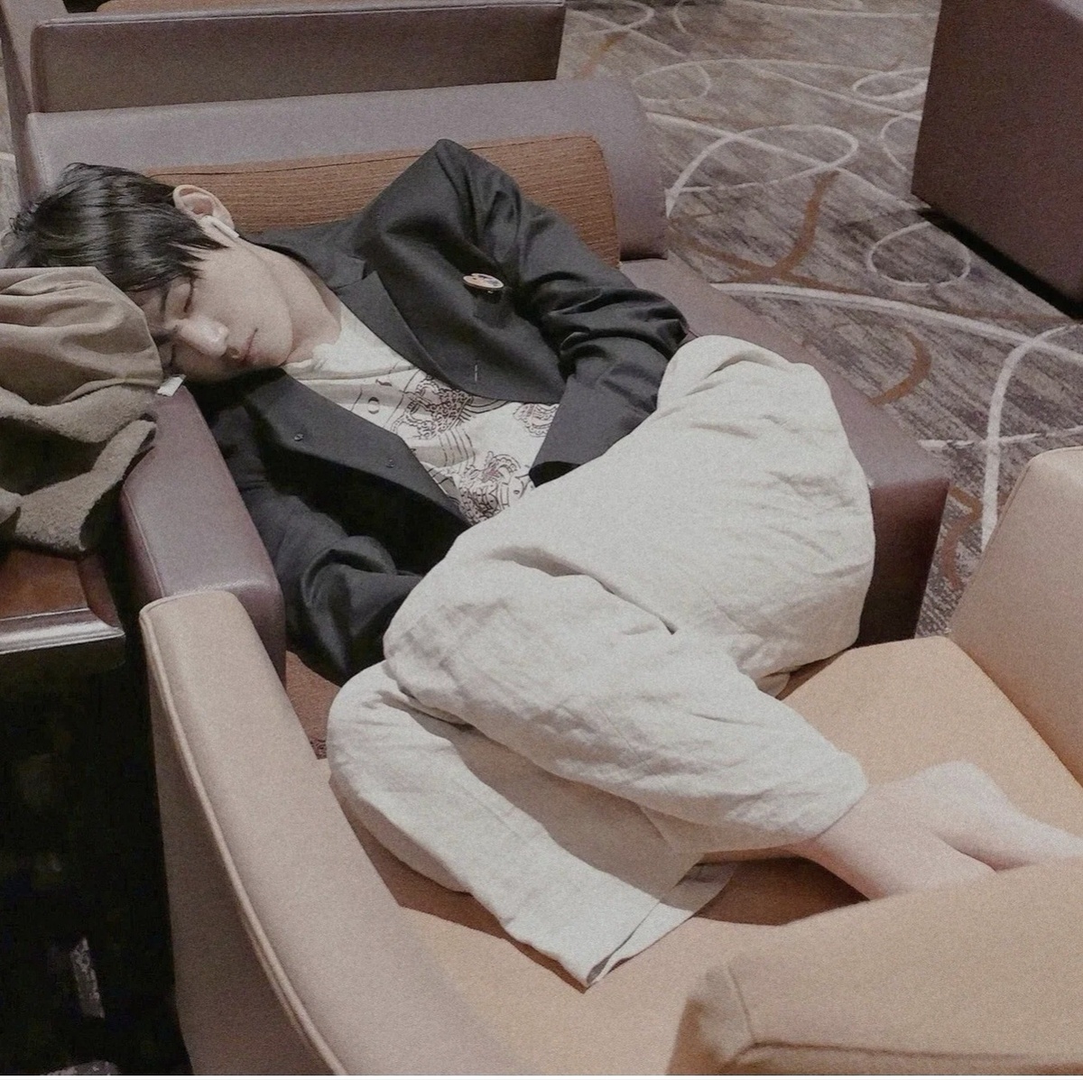 Милый спящий Ким Тэхён из BTS! 