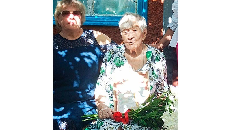    Счастье - быть в кругу родных