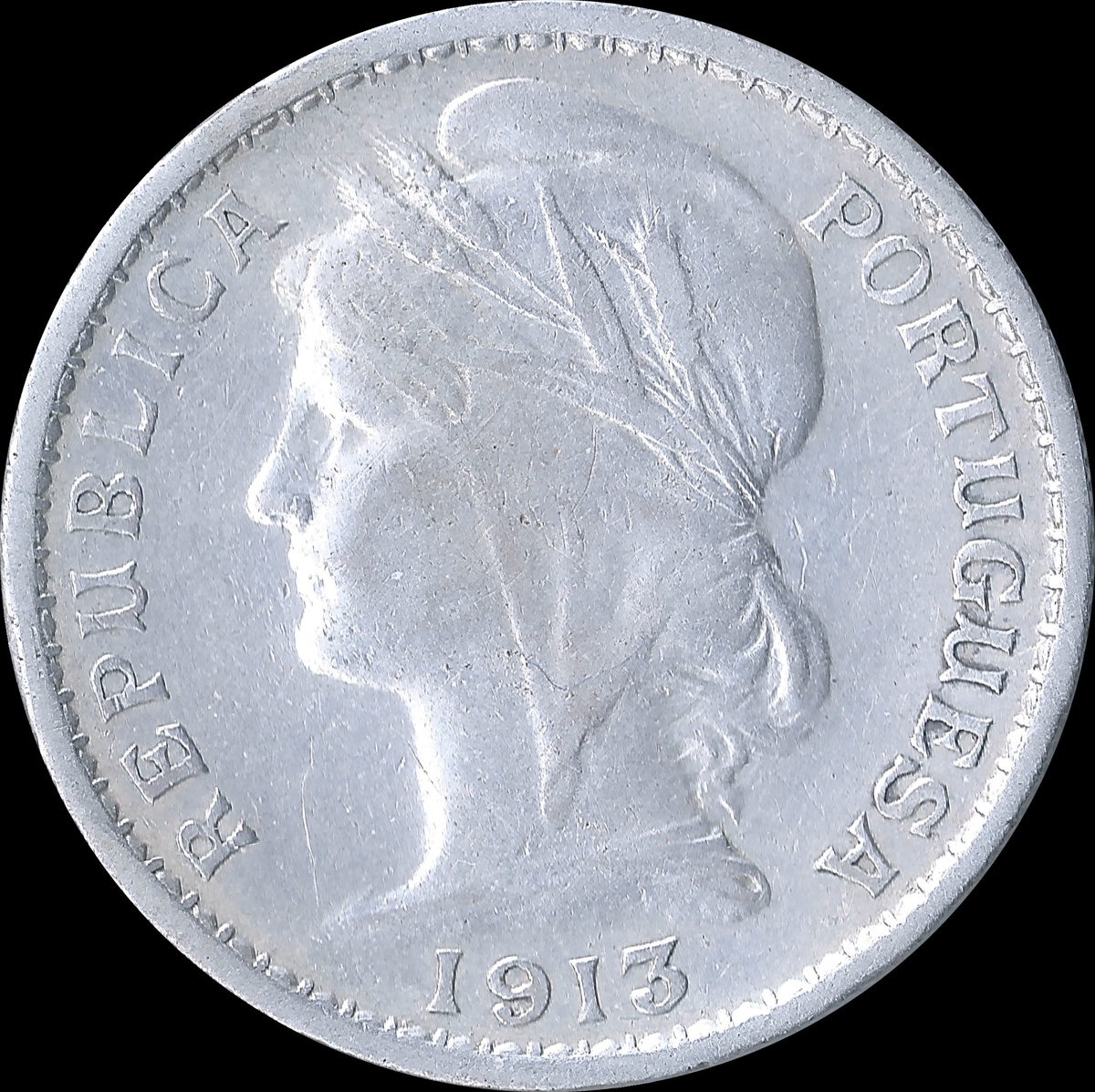 Аверс монеты 20 сентаво 1913 года.