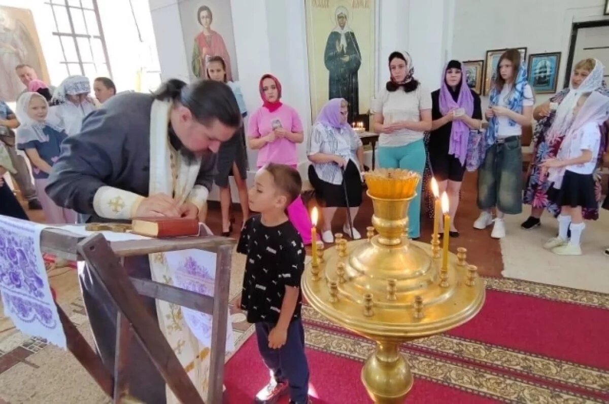    В Грибоедово прошёл молебен и причастие детей перед школой