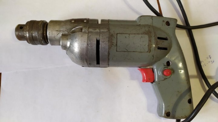 Советская дрель: как делали отверстия в стене и что из этого вышло.