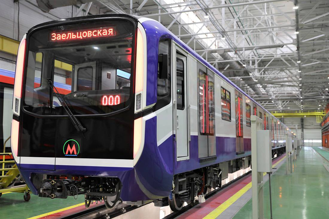 Первый поезд метро модели 81-725.3/726.3/727.3 «Ермак» для Новосибирска. Источник: ТМХ