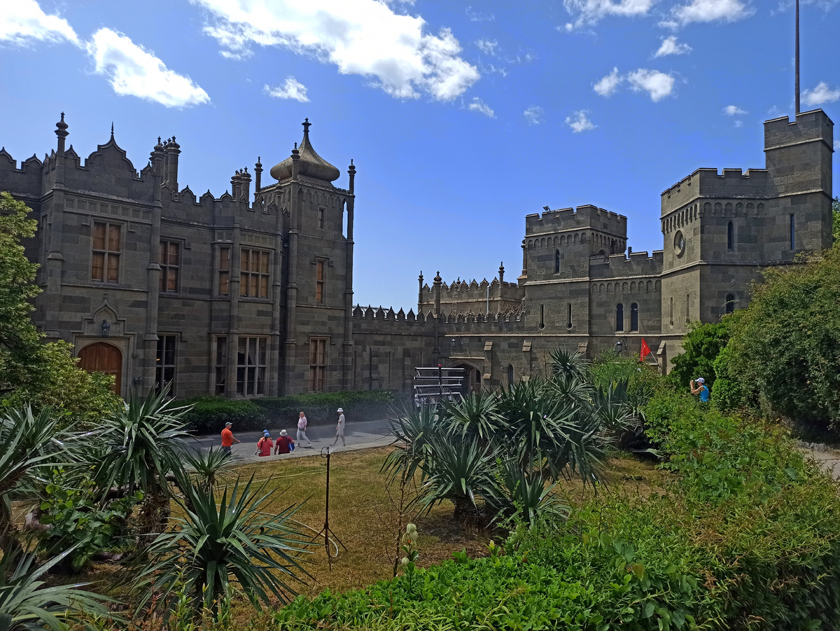 Воронцовский дворец в Алупке.