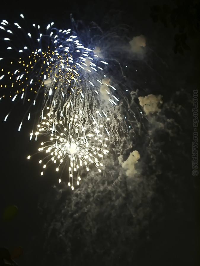 2. Праздничный салют в Кемерово на День Шахтёра © NickFW.ru — 25.08.2001г.