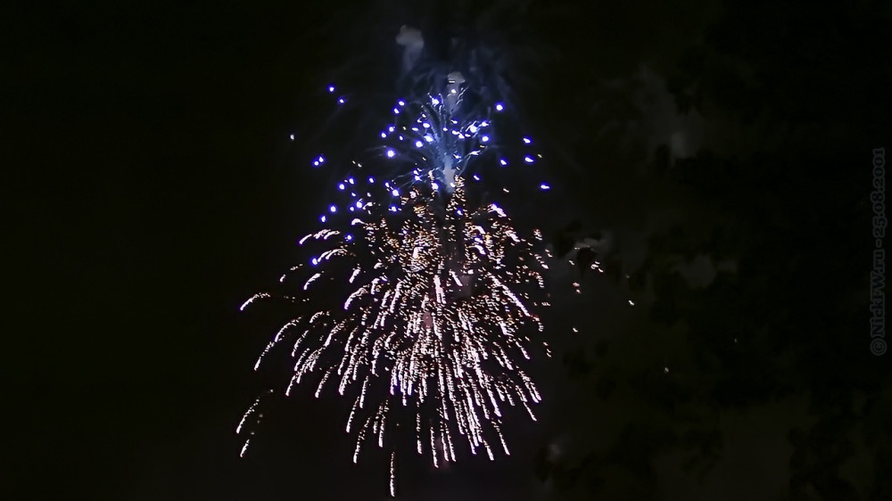 1. Праздничный салют в Кемерово на День Шахтёра © NickFW.ru — 25.08.2001г.