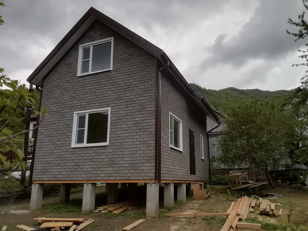 Двухэтажный полуторный дом