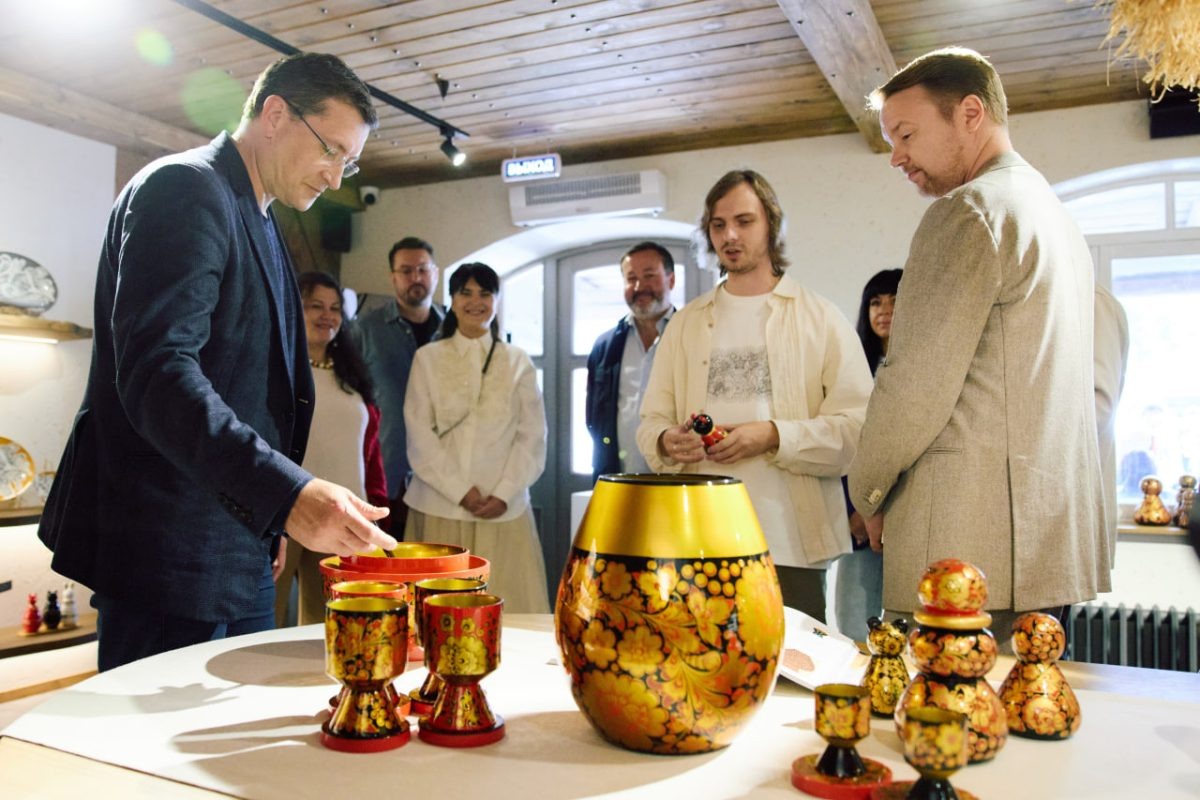    Глеб Никитин принял участие в русских выходных от бренда «Хохлома» в Плёсе Ивановской области