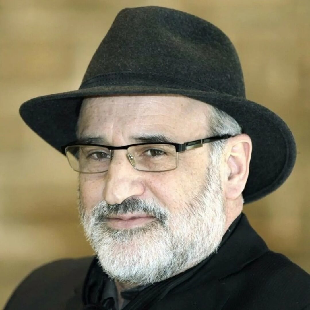 Фернандо Арамбуру - один из самых выдающихся современных испанских авторов. 