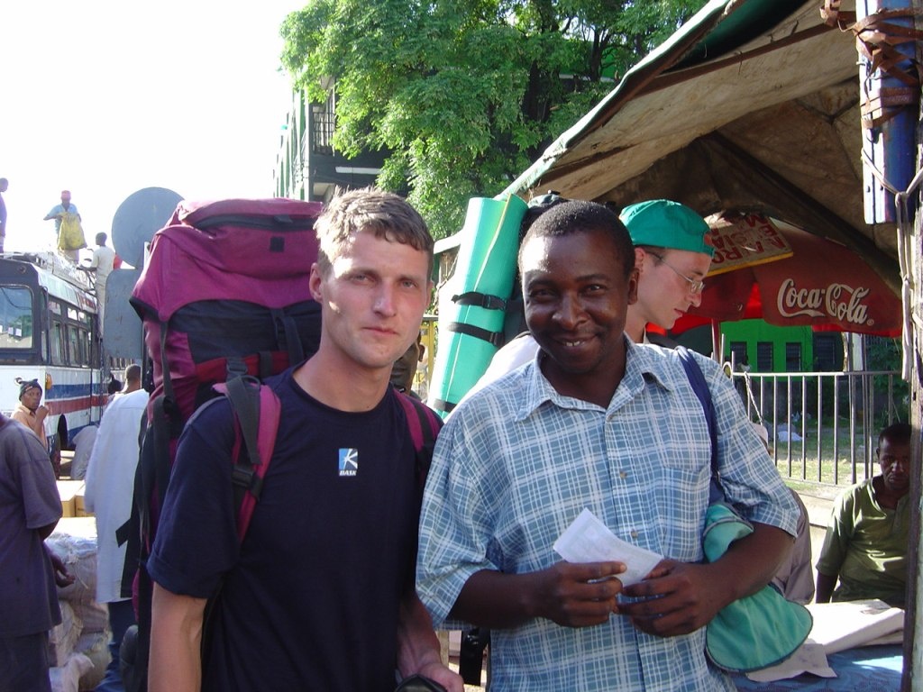 Максим со своим африканским коллегой
