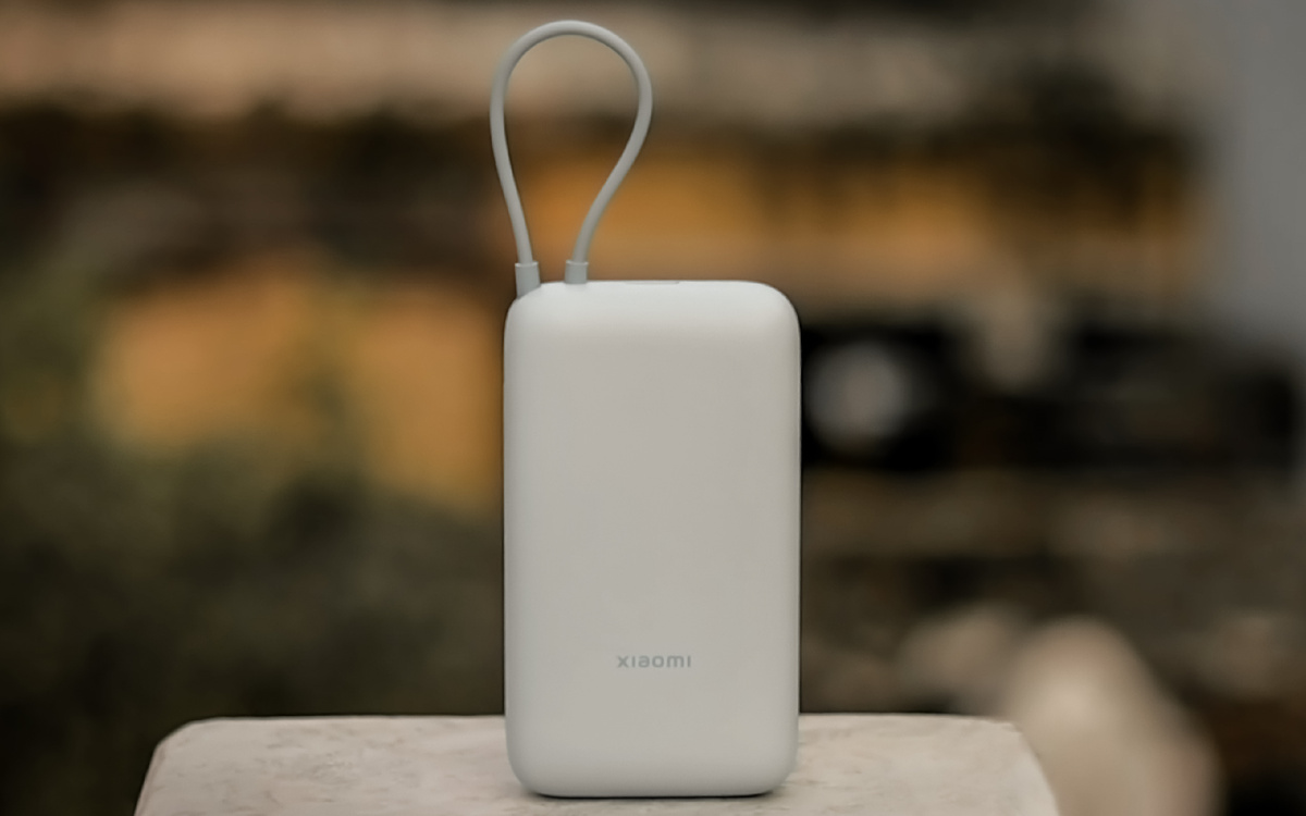 Аккумулятор PB2030MI выглядит так же, различаются только расцветки