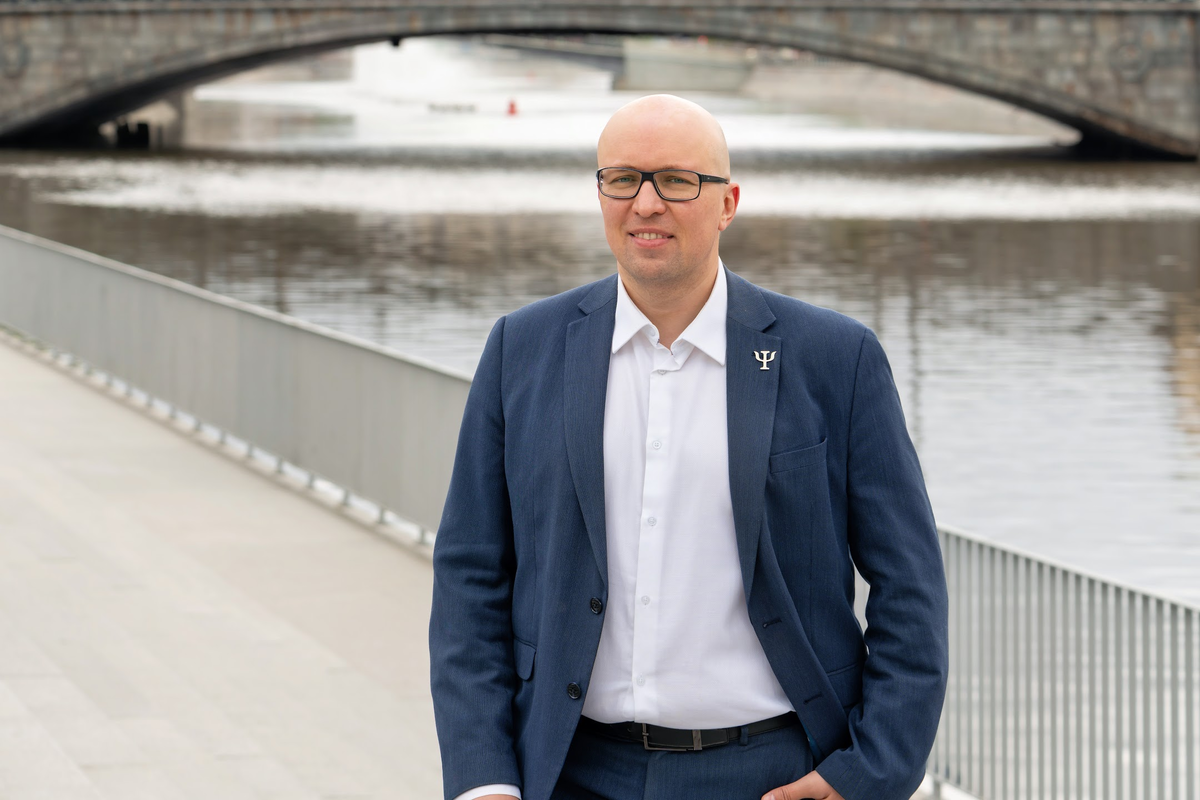 Психолог Станислав Самбурский