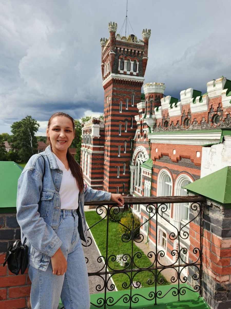 На балконе замка