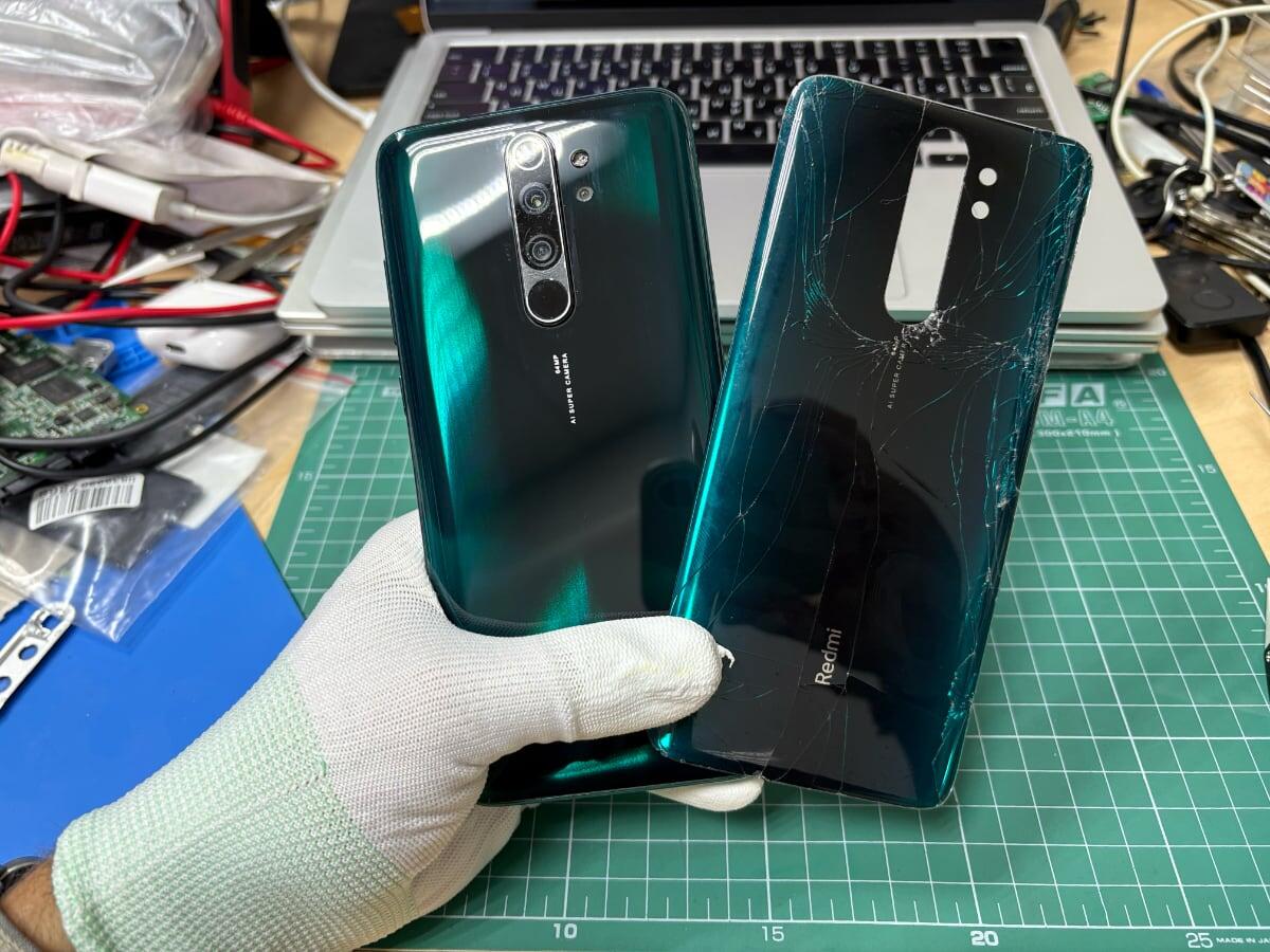 Теперь смартфон выглядит как новый, хотя крышка не оригинал (на самом деле отличаются, если лоб в лоб сравнивать тактильные ощущения)