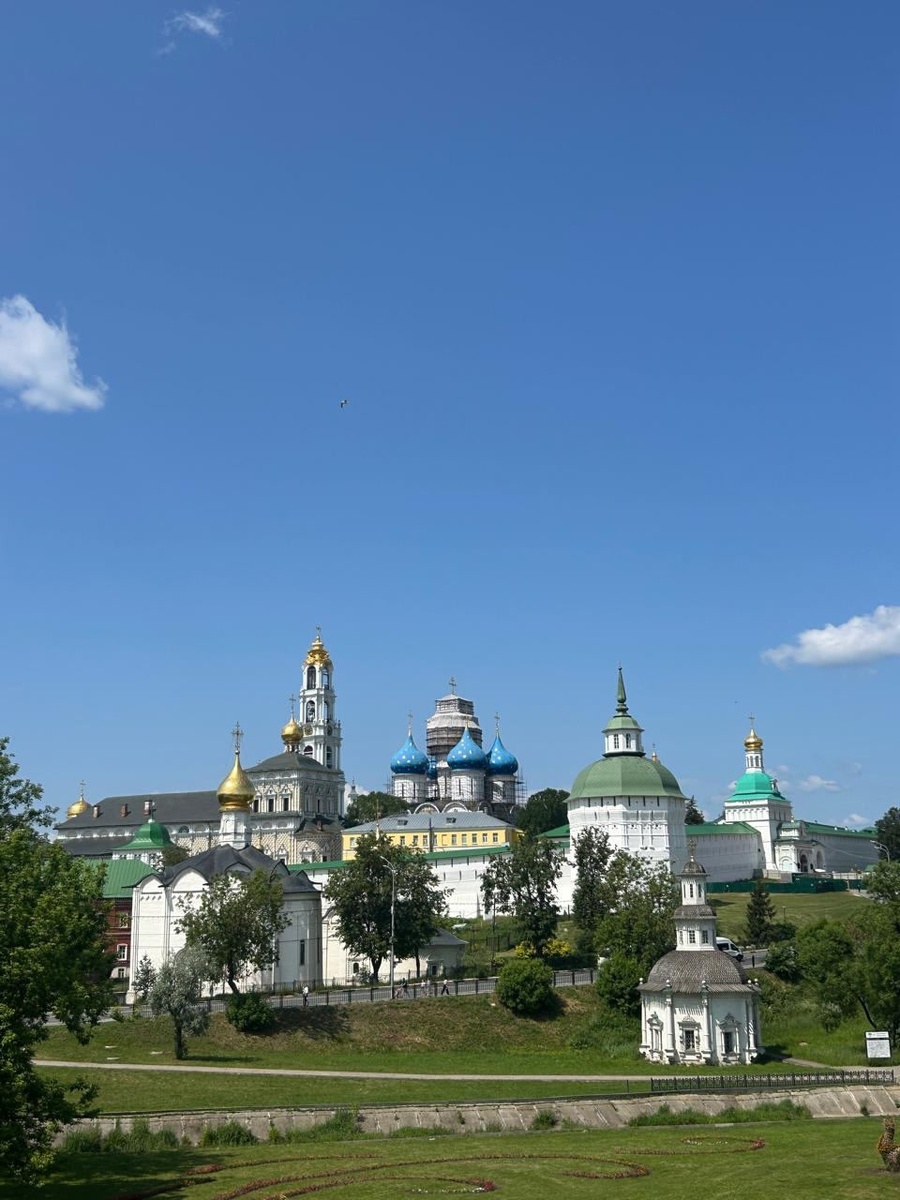 Вид на Троице-Сергиеву лавру со смотровой площадки с Блинной горы. 