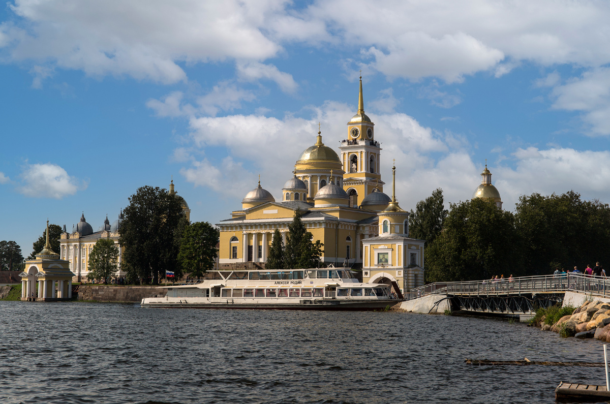 Осташковский городской округ, остров Столобный — монастырь Нило-Столобенская пустынь