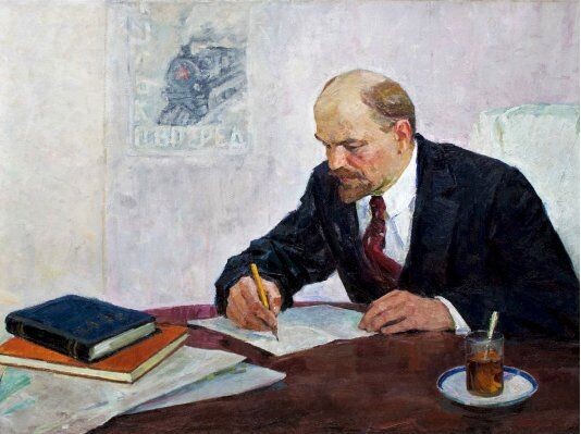 Ленин не с лопатой, как ГОлованов, а с пером