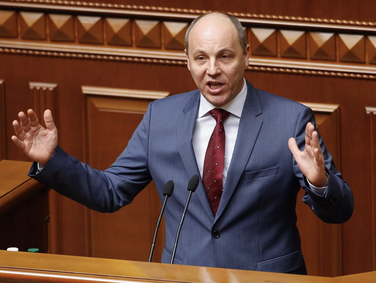 Андрей Парубий во время заседания парламента в 2016 году © Роман Пилипей/AP