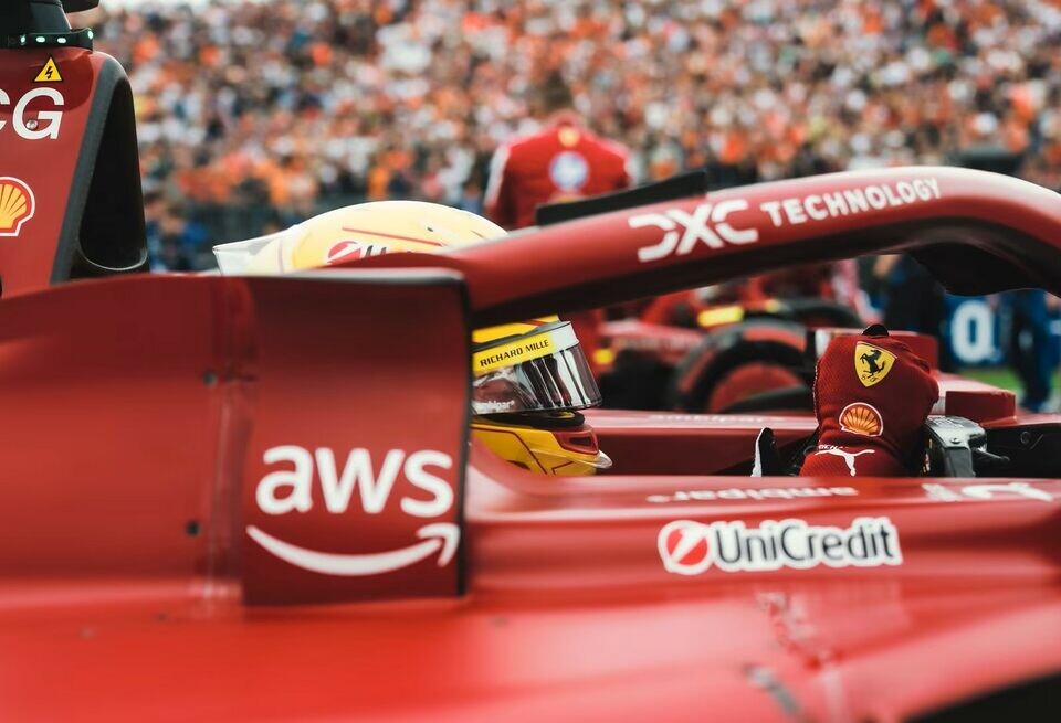    Льюис Хэмилтон оштрафован и потеряет позиции на стартовой решетке в МонцеFerrari