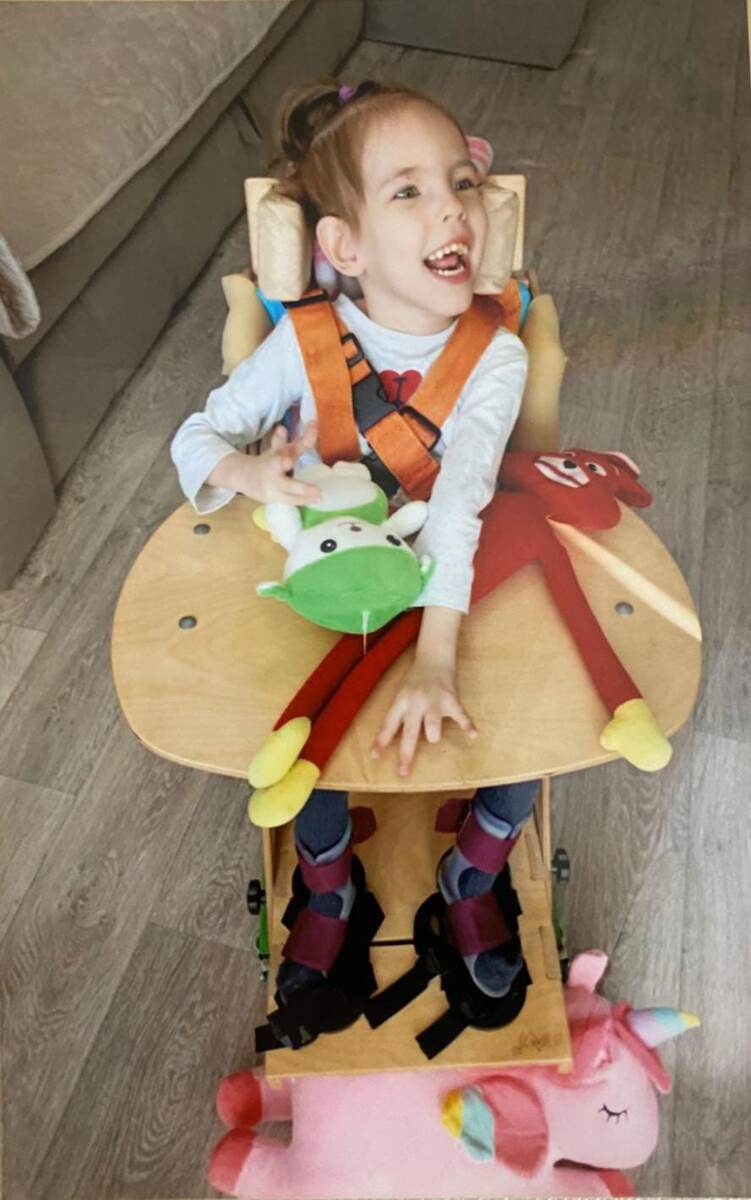 Тойчина Кира, проходит абилитацию в Фонде "Особенные дети"