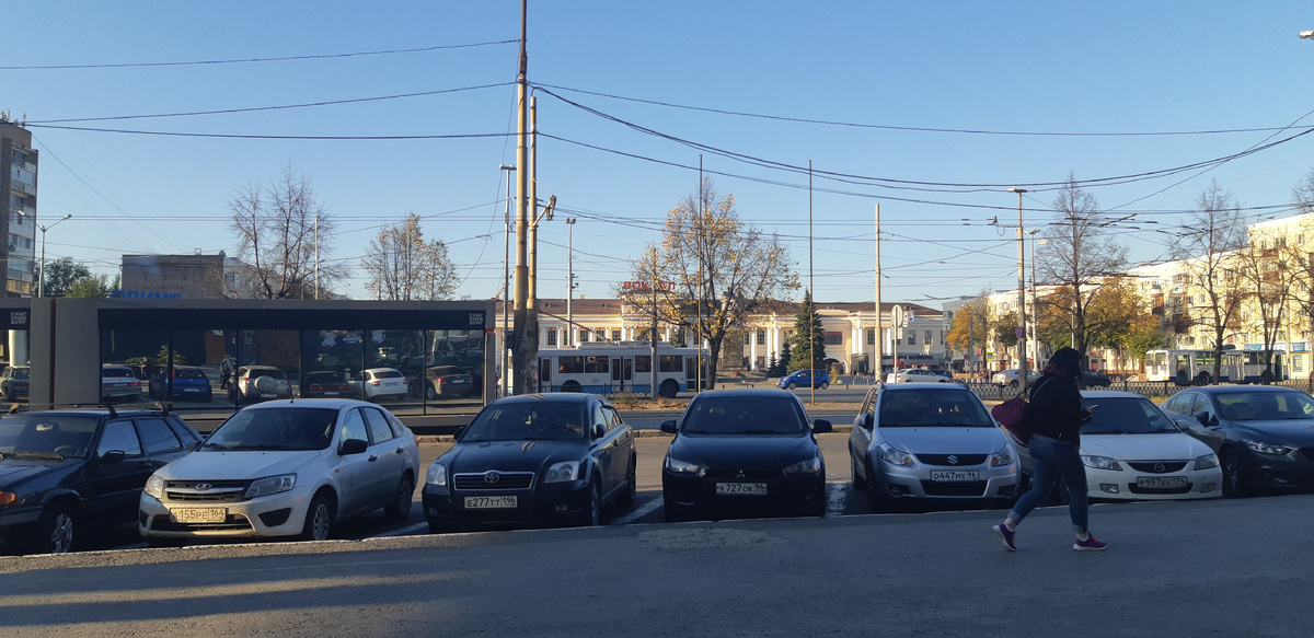 Вид со стороны отеля на ж/д вокзал. Екатеринбург.