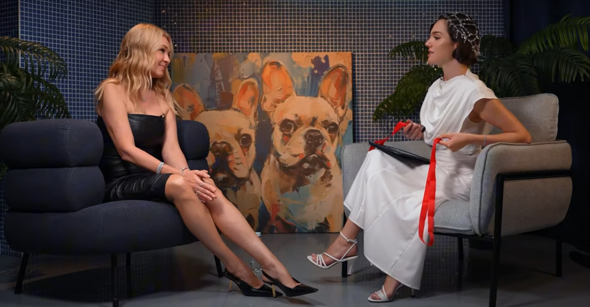 Яна Рудковская и Евгения Медведева. Скрин с шоу "БеС комментариев".