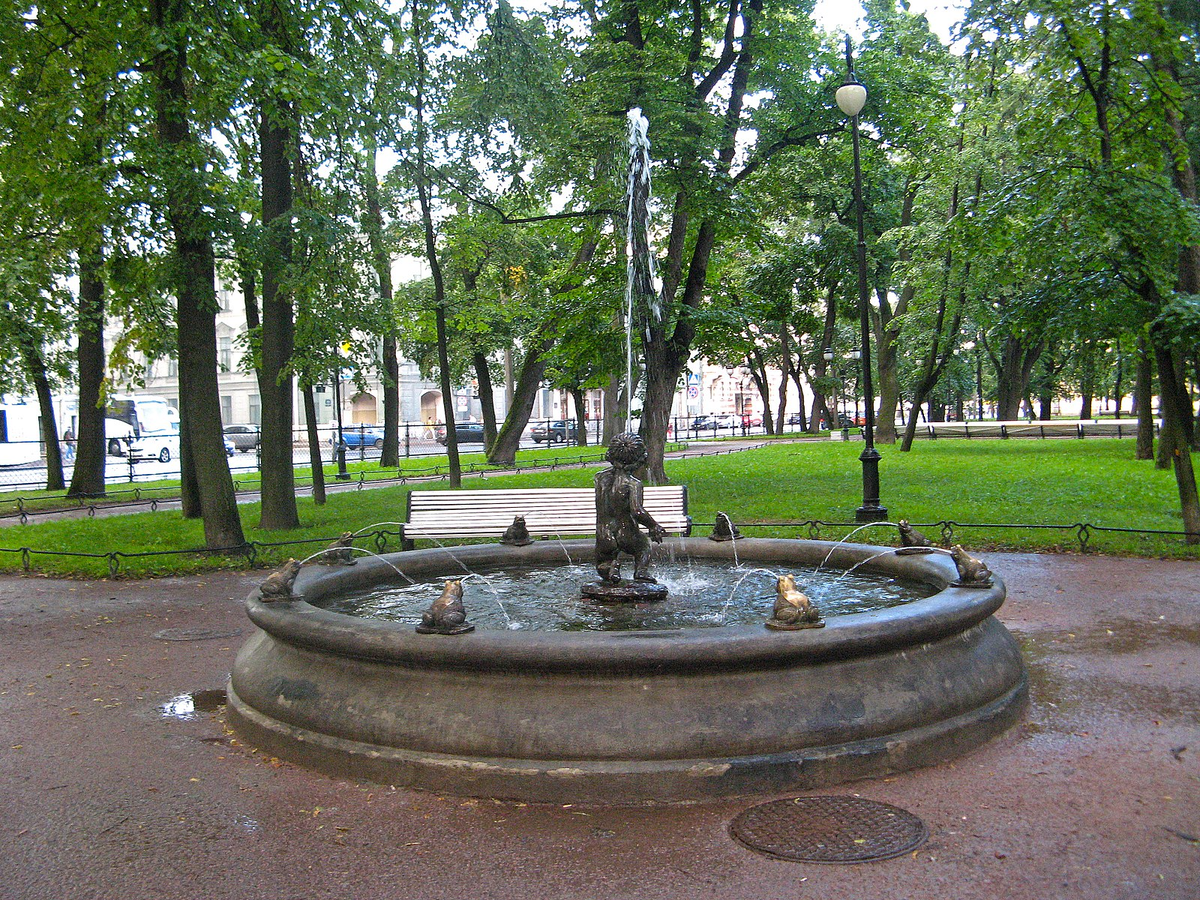 ЛИСТАЙТЕ      Никольский сквер Санкт-Петербург