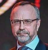    — Обсуждается реформа налогообложения в России, — говорит заслуженный экономист Татарстана и России Сергей Никифоров. — Уже сегодня бюджет не выдерживает нагрузки и стоит вопрос о пересмотре ставок отчислений в социальный фонд для малого бизнеса. Под вопросом и налогообложение самозанятых, потому что зачастую использование их вместо штатных работников позволяет бизнесу избегать уплаты взносов в социальный фонд.